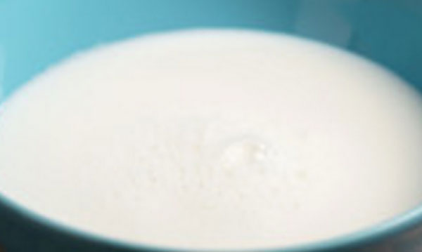 Молоко в чаше