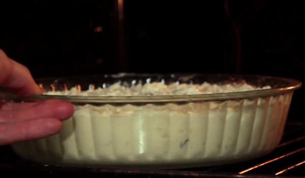 Запеканку ставят в духовку