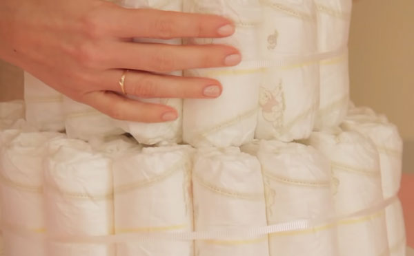 На втором этаже достраивают второй круг подгузников