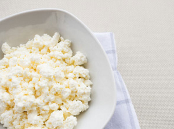 Емкость с творогом