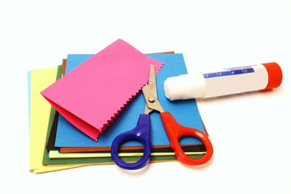 Цветная бумага, ножницы и клей