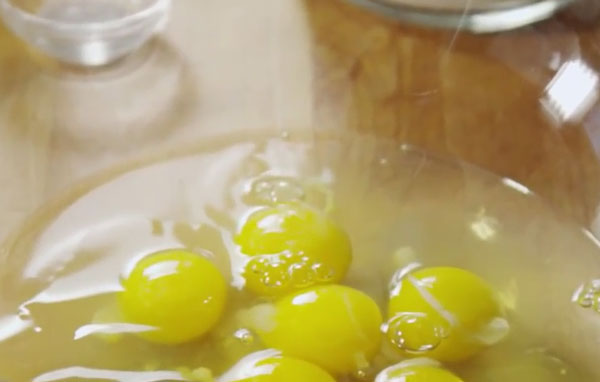 Шесть разбитых яиц