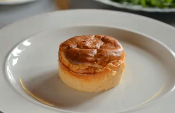 Суфле на тарелке