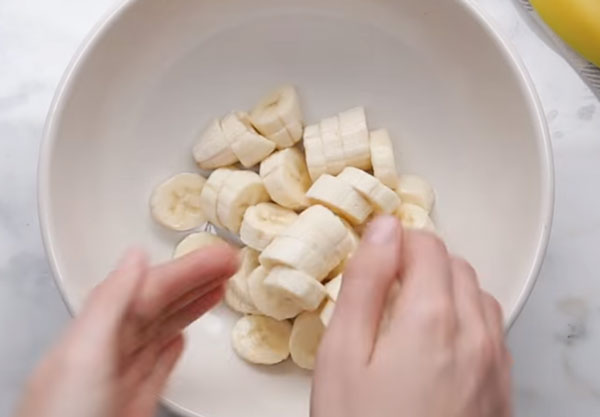 Банан нарезанный кольцами