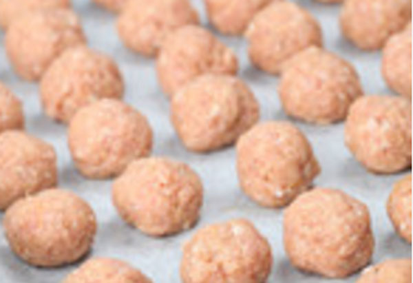 Сырые куриные фрикадельки