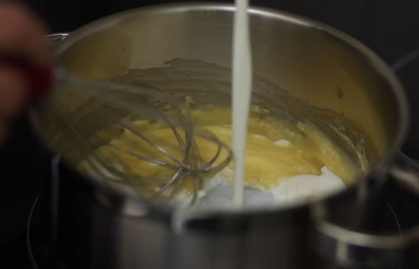 Добавление молока