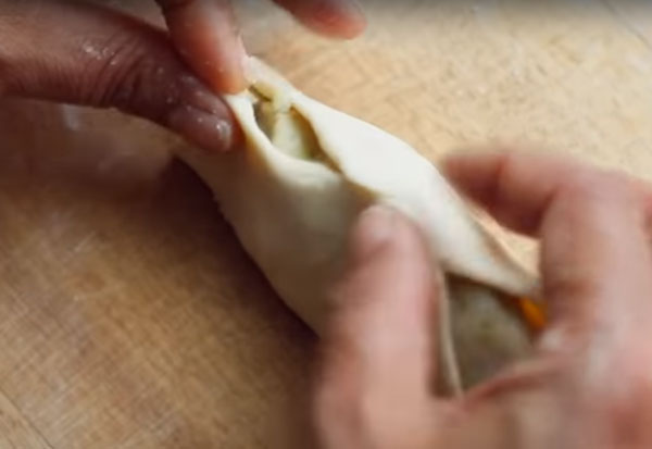 Склеивание пирожка