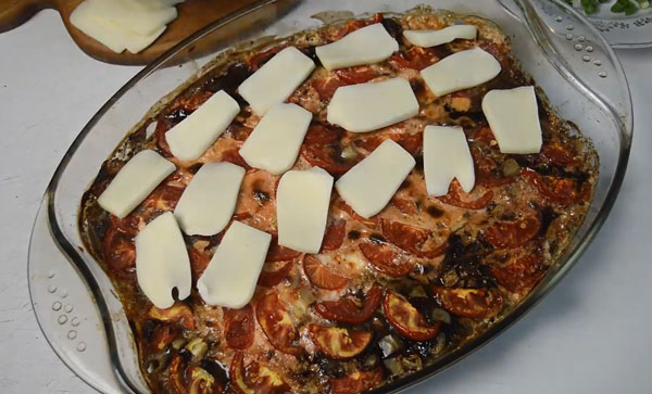 Выкладывание моцареллы