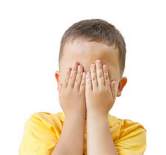 Ребенок прячет глазки