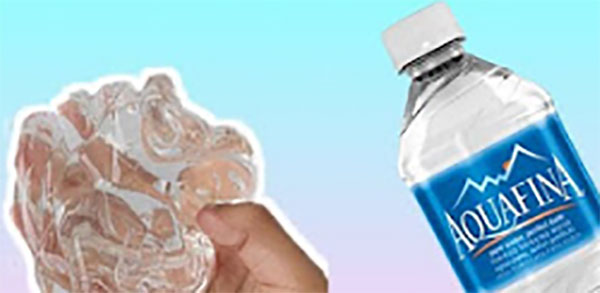 Слайм и бутылка воды