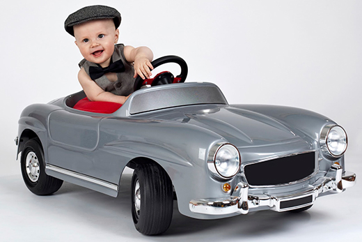 Электромобиль для маленького мальчика