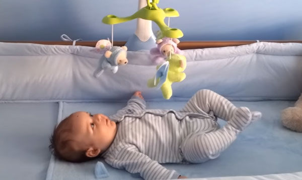 Детский мобиль