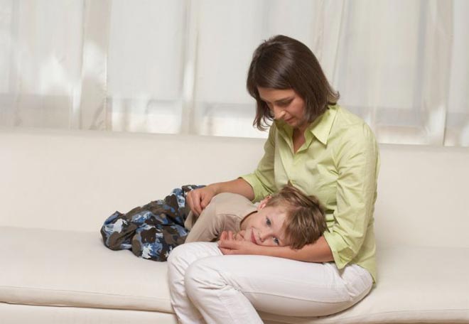 Чем поить ребенка при поносе Что дать ребенку от поноса